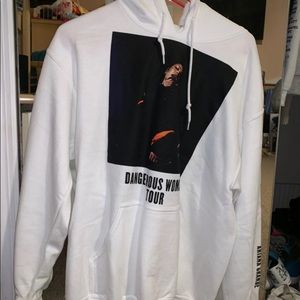 Ariana grande white stage hoodie dangerous woman